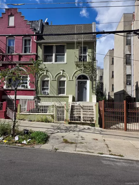 725 Eagle Ave, New York, NY 10455