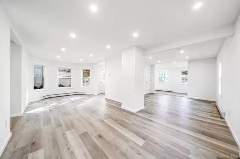 Living - 85 Jayne Ave, Patchogue, NY 11772 photo 5 of 7
