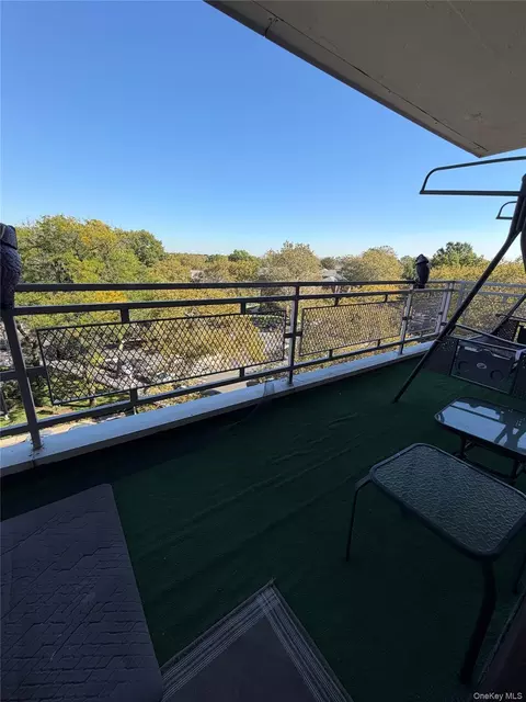 89-35 155th Ave #5C, Howard Beach, NY 11414