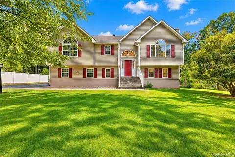 36 Troxell Trl, Carmel, NY 10512