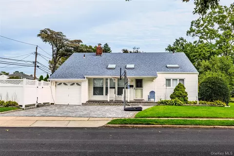 1103 Laux Pl, North Bellmore, NY 11710