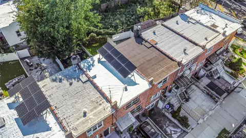 1110 E 213th St, New York, NY 10469