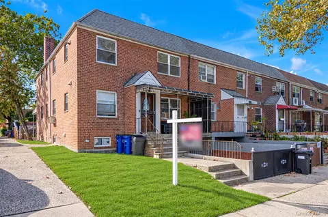 6728 Utopia Pkwy, New York, NY 11365