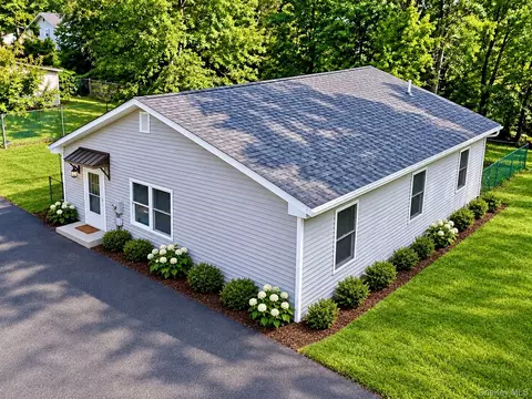 30 Reservoir Rd, Wallkill, NY 10940