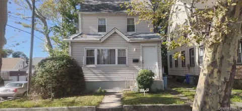 188-01 Mangin Ave, New York, NY 11412