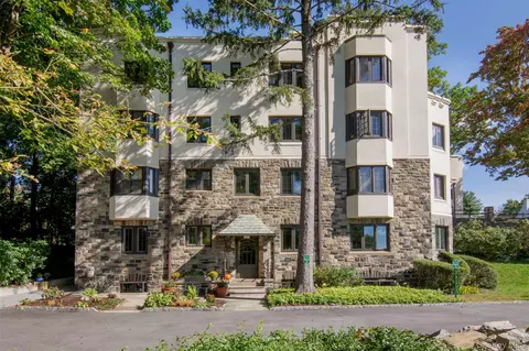 11 Beechtree Ln #1A, Bronxville, NY 10708