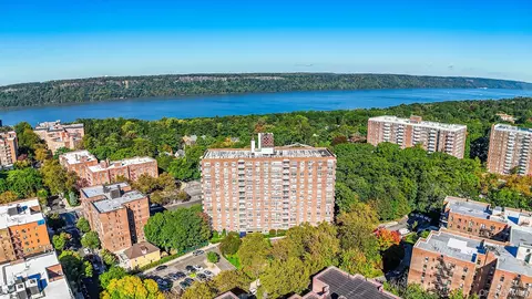 3935 Blackstone Ave #5E, New York, NY 10471