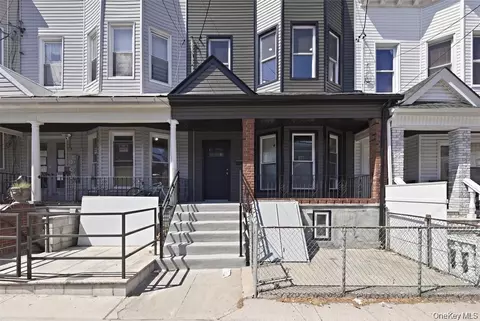 9209 88th Ave, New York, NY 11421