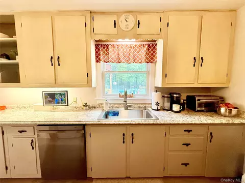 Kitchen - 181 Eldred Yulan Rd, Highland, NY 12732 photo 4 of 5