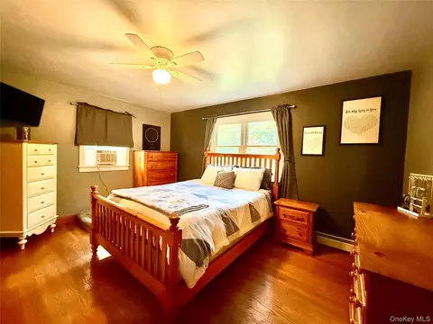 Bedroom - 181 Eldred Yulan Rd, Highland, NY 12732 photo 1 of 4