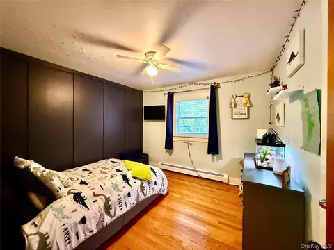 Bedroom - 181 Eldred Yulan Rd, Highland, NY 12732 photo 3 of 4