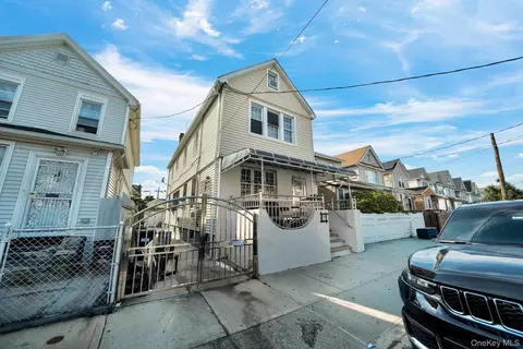 10526 131st St, South Richmond Hill, NY 11419