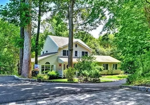 150 N Woods Dr, Wading River, NY 11792