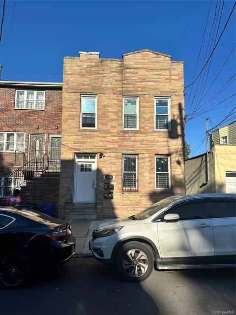 1618 Taylor Ave, New York, NY 10460