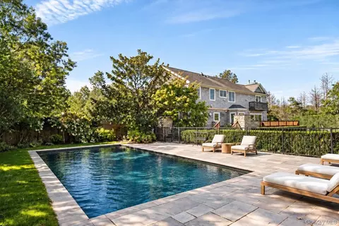 67 Corbett Dr, East Quogue, NY 11942