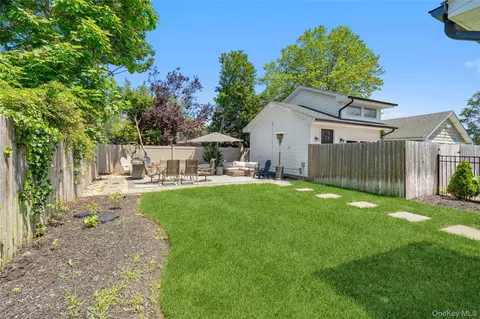 Exterior - 55 Cleveland St, Patchogue, NY 11772 photo 4 of 11