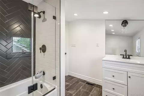 Bath - 55 Cleveland St, Patchogue, NY 11772 photo 3 of 3