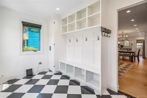 Entry Way - 55 Cleveland St, Patchogue, NY 11772 photo 1 of 4
