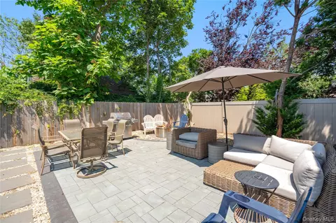 Exterior - 55 Cleveland St, Patchogue, NY 11772 photo 5 of 11