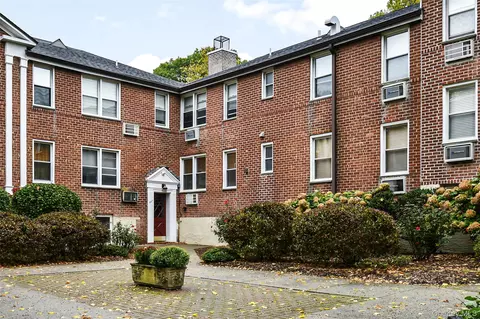 327 Palmer Ter #2E, Mamaroneck, NY 10543