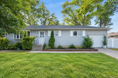 96 Central Ave, Deer Park, NY 11729