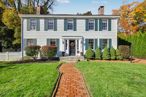 125 Bedford Rd, Mount Pleasant, NY 10570