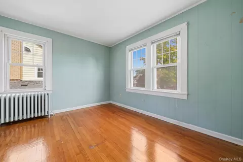 Bedroom - 24 Seneca Rd, Ossining, NY 10562 photo 2 of 8
