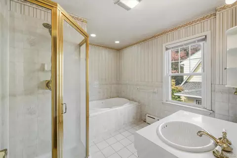 Bath - 24 Seneca Rd, Ossining, NY 10562 photo 2 of 4