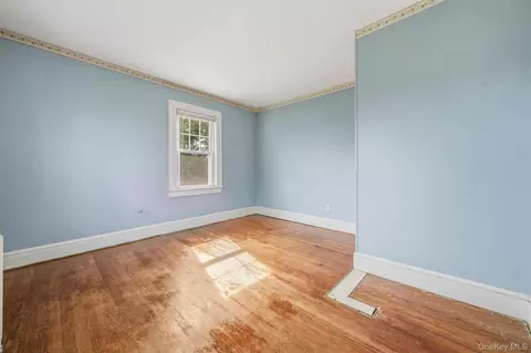 Bedroom - 24 Seneca Rd, Ossining, NY 10562 photo 6 of 8