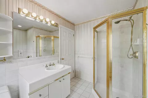 Bath - 24 Seneca Rd, Ossining, NY 10562 photo 4 of 4