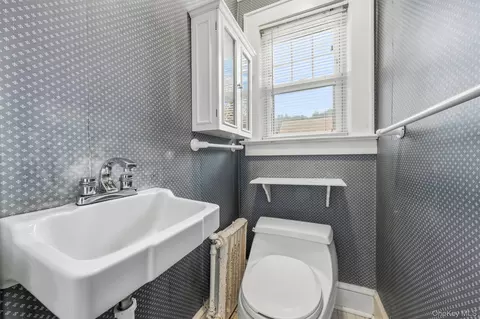 Bath - 24 Seneca Rd, Ossining, NY 10562 photo 1 of 4