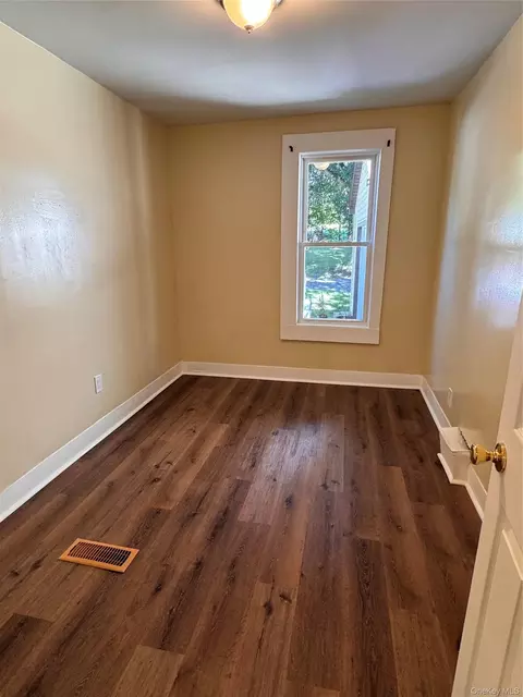 Bedroom - 25 Rymph Blvd, Poughkeepsie, NY 12601 photo 3 of 3