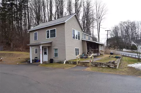 460 Cold Spg, Saratoga Springs, NY 12866