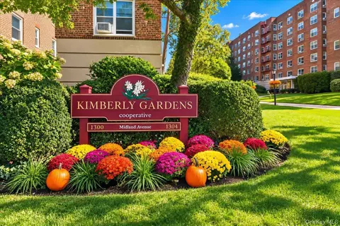 1300 Midland Ave #C26, Yonkers, NY 10704