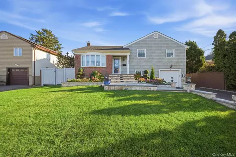 2624 Flower St, Westbury, NY 11590