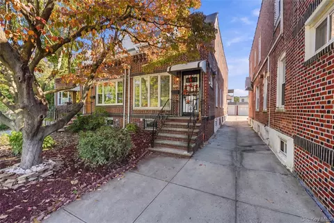 9016 Union Tpke, New York, NY 11385