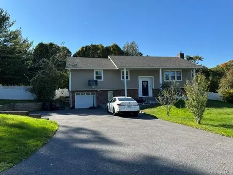 3317 Quinlan St, Yorktown, NY 10598