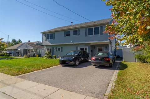 220 Jerusalem Ave, Hicksville, NY 11801