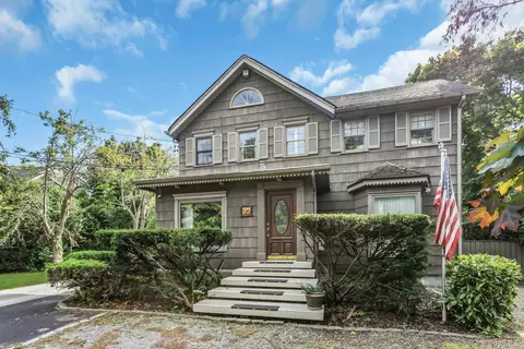 126 Harbor Hill Rd, North Hempstead, NY 11577
