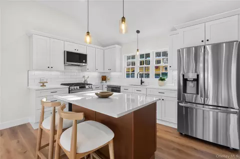 Kitchen - 135 Viola St, Shawangunk, NY 12589 photo 1 of 5