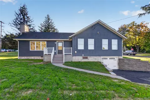Exterior - 135 Viola St, Shawangunk, NY 12589 photo 3 of 8
