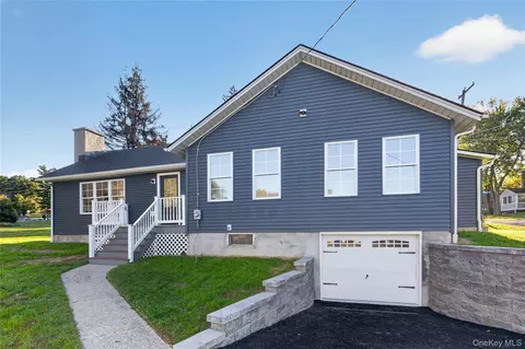 Exterior - 135 Viola St, Shawangunk, NY 12589 photo 4 of 8