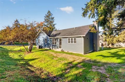 Exterior - 135 Viola St, Shawangunk, NY 12589 photo 7 of 8