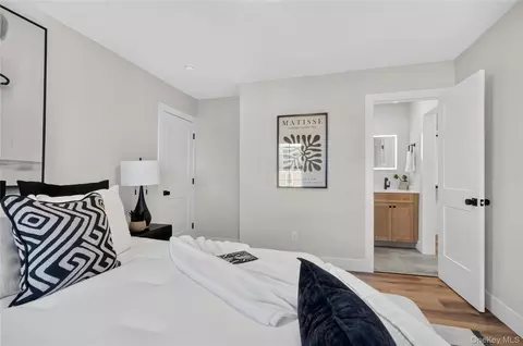 Bedroom - 135 Viola St, Shawangunk, NY 12589 photo 3 of 6