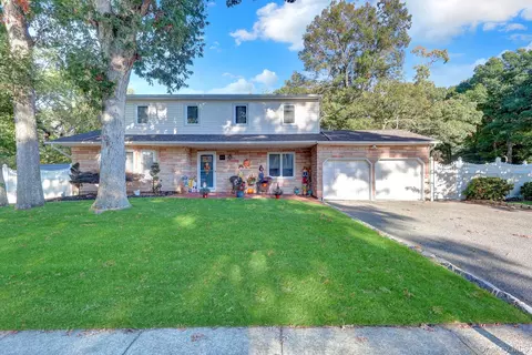 45 Birch St, Lake Grove, NY 11755