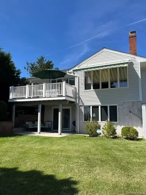 2025 Little Peconic Bay Ln, Southold, NY 11971