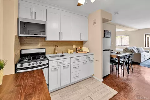 2221 Palmer Ave #1H, New Rochelle, NY 10801