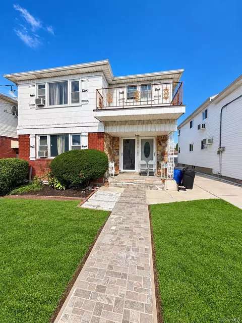 25919 Craft Ave, New York, NY 11422
