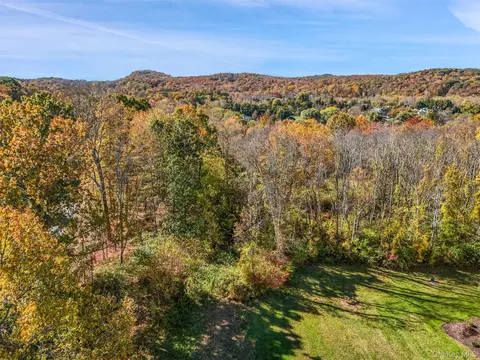 9 High Meadow Ln, Southeast, NY 10509