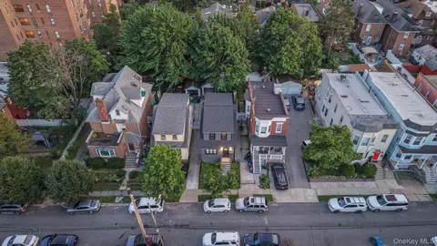 View/Area - 128 E 238th St, New York, NY 10470 photo 1 of 5